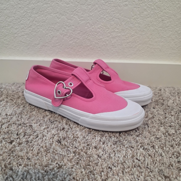 Vans Pink Mary Jane With Heart Buckle - Picture 4 of 10
